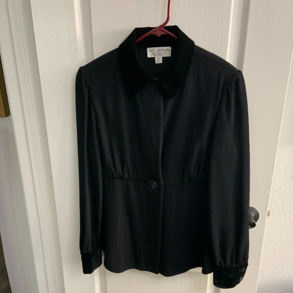 St. John Evening by Marie Gray black Santana and velvet trim jacket, Size 12